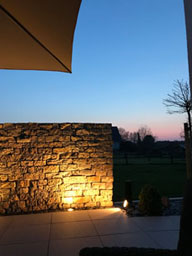 Mauer beleuchtet